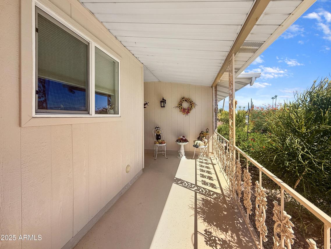 13828 N Whispering Lake Dr., Sun City, AZ 85351