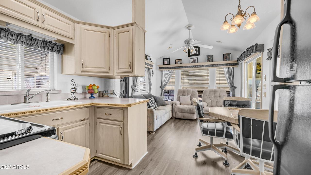 632 Hawks Eye Dr., Apache Junction, AZ 85119