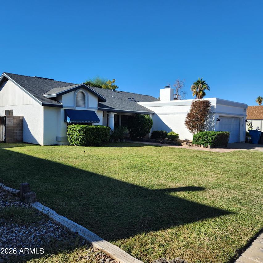 321 W Montoya Ln., Phoenix, AZ 85027