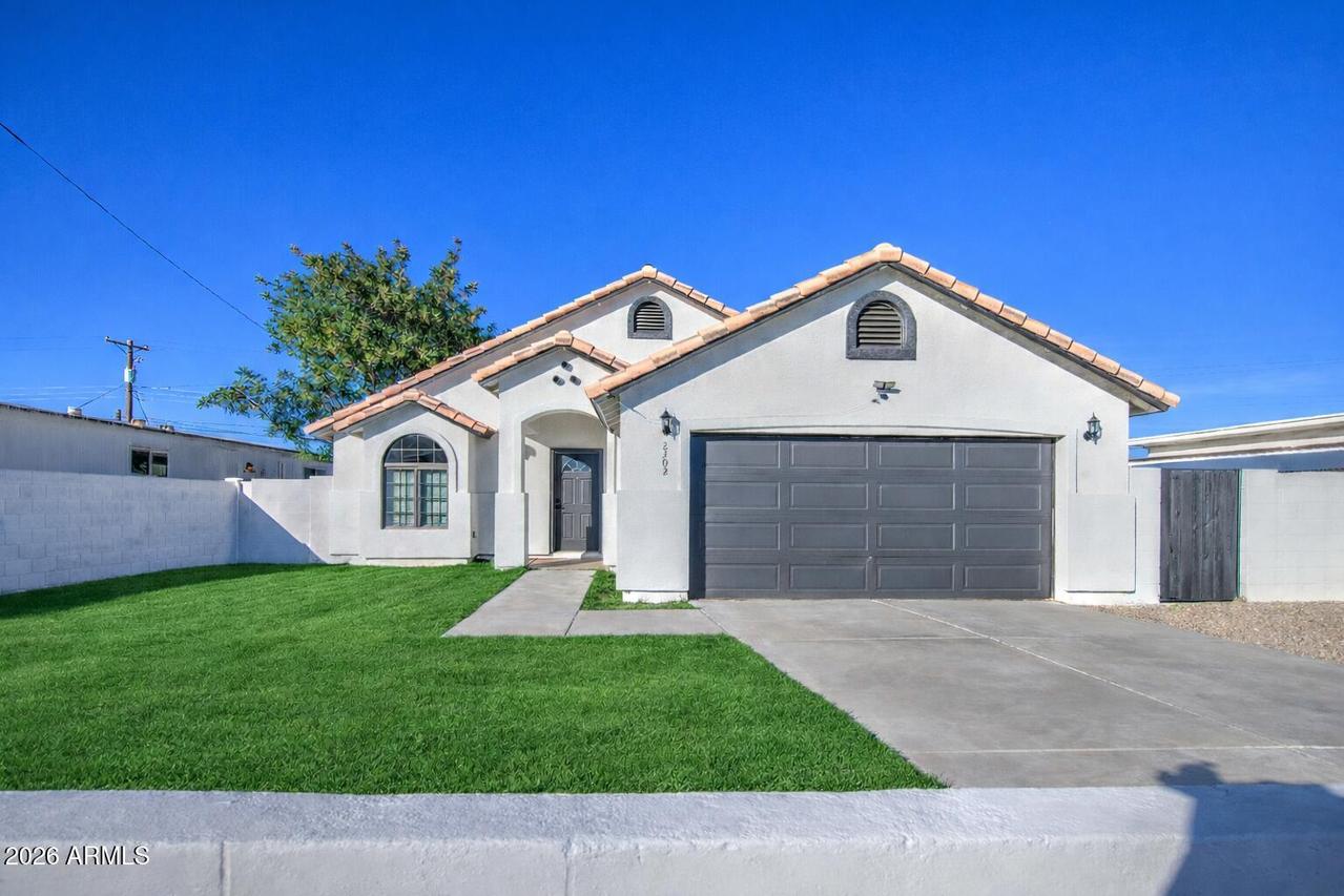 2302 E Alta Vista Rd., Phoenix, AZ 85042