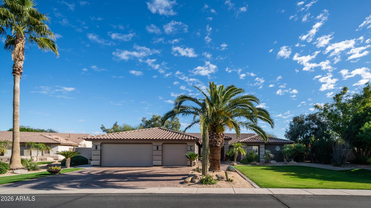 2540 W Tulsa St., Chandler, AZ 85224