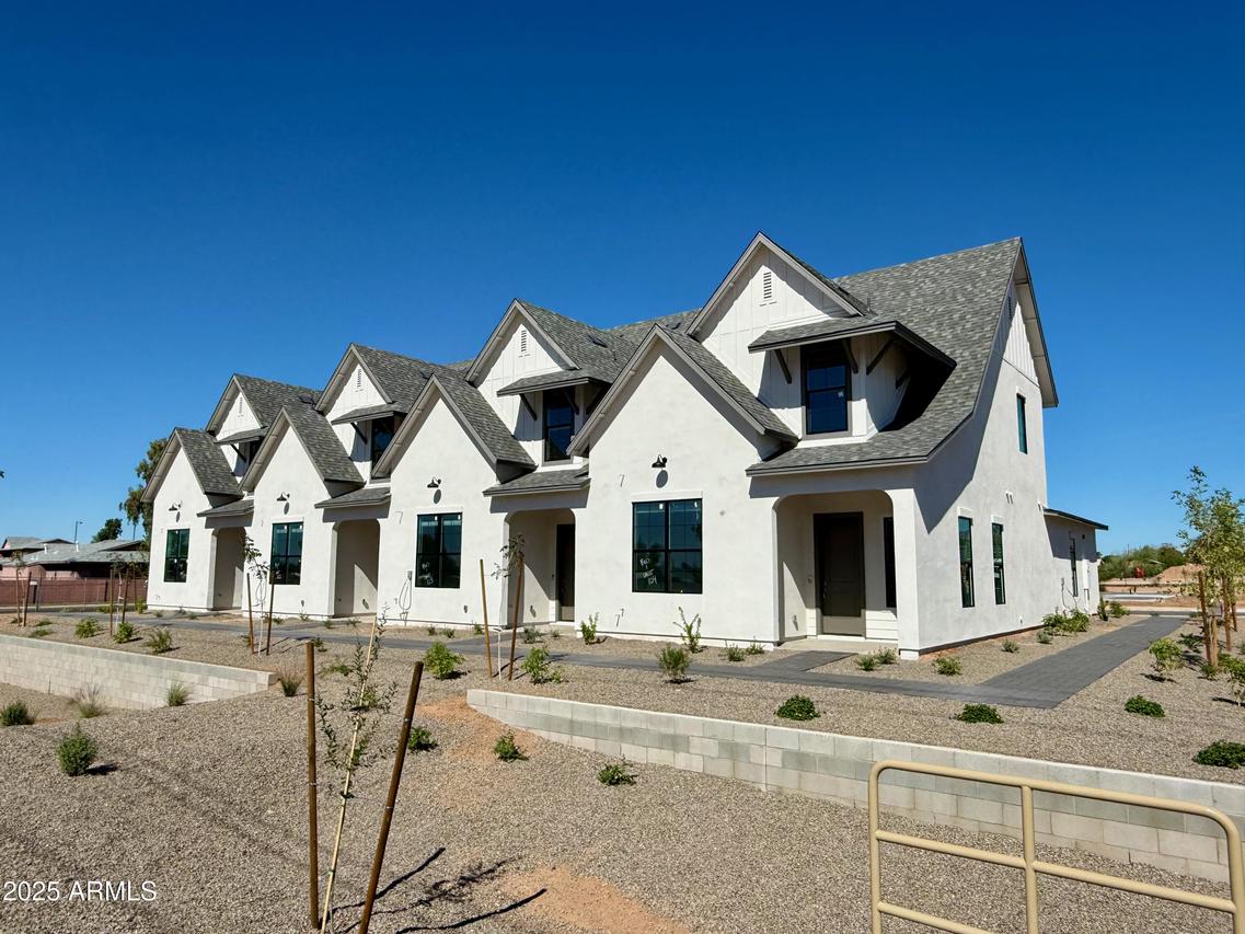 8232 E University Dr., Mesa, AZ 85207