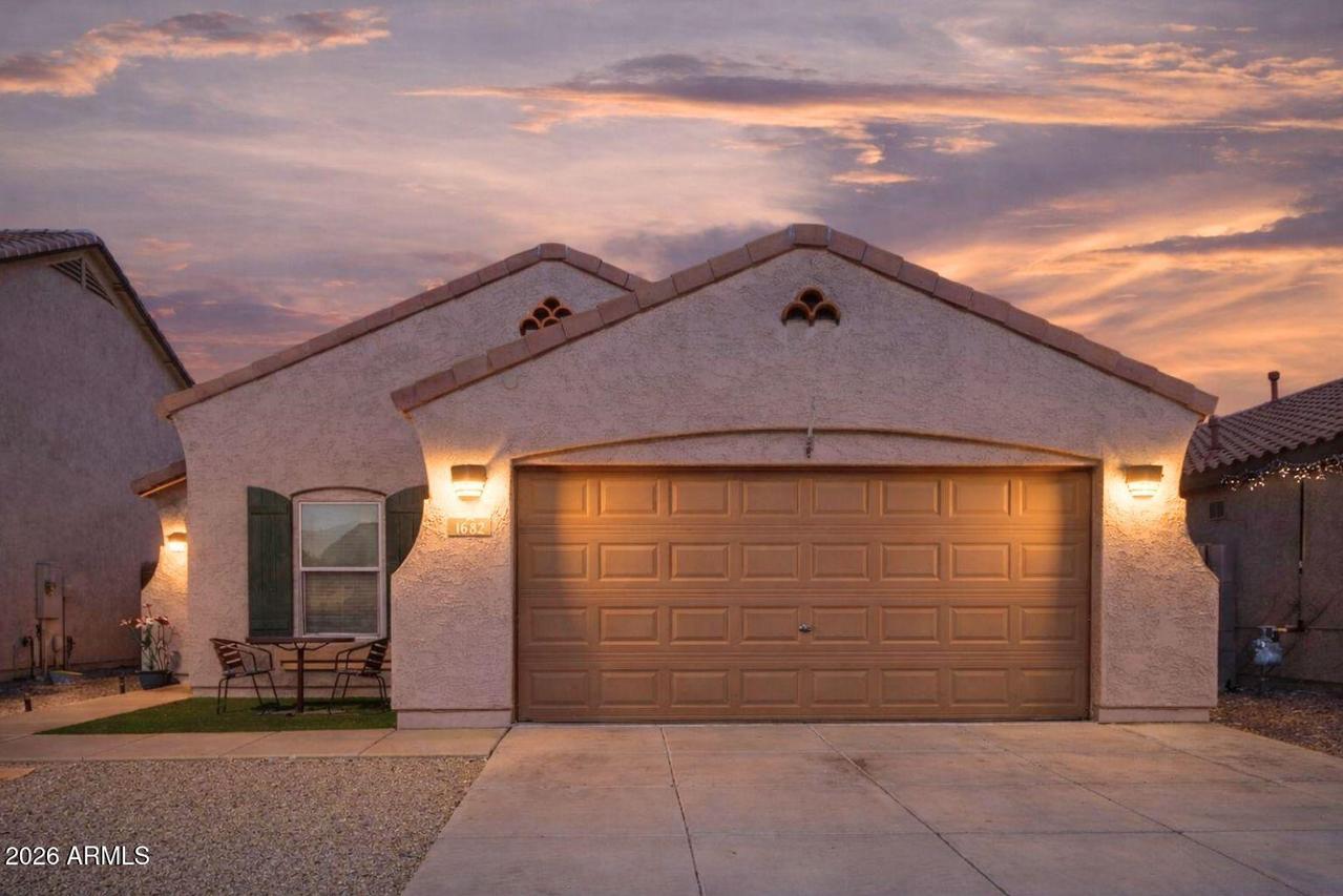 1682 E Christopher St., San Tan Valley, AZ 85140