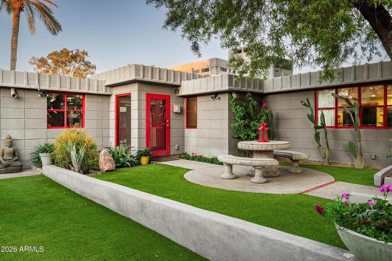 5802 N 30th St., Phoenix, AZ 85016