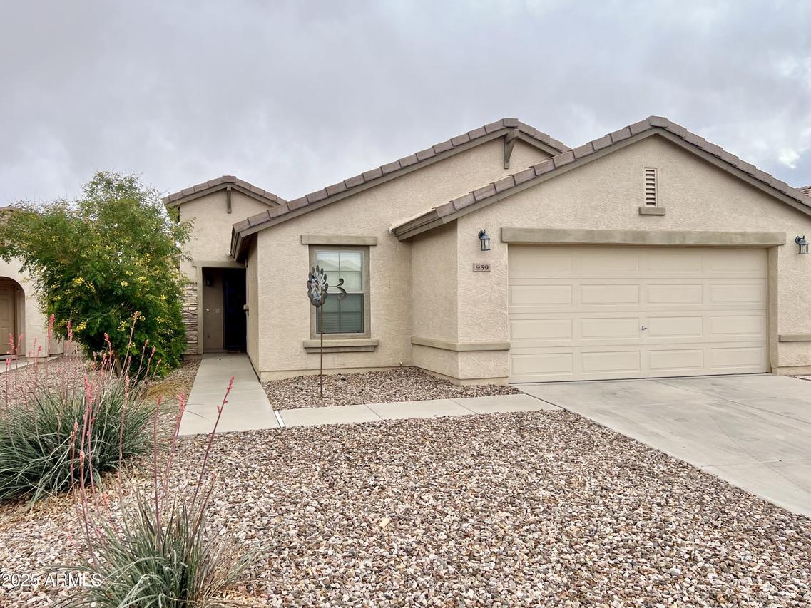 959 W Desert Hills Dr., San Tan Valley, AZ 85143