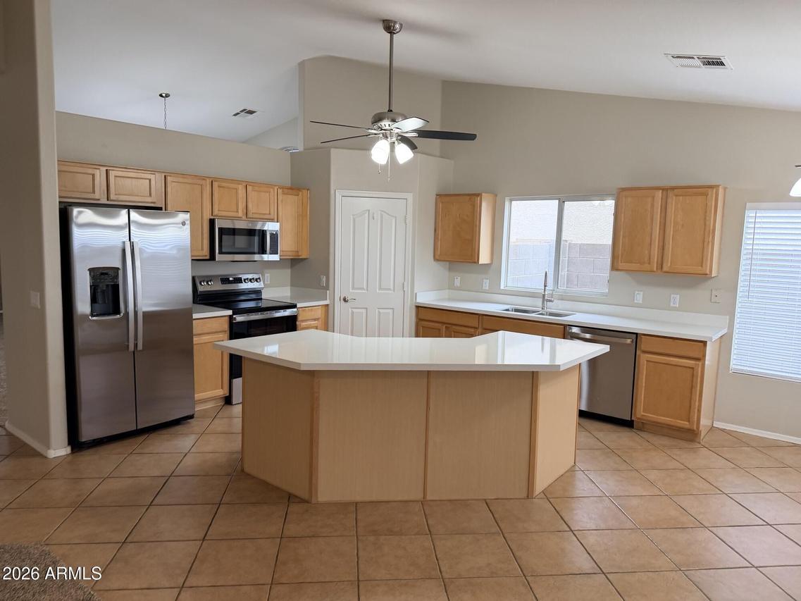 3962 E Meadow Lark Way, San Tan Valley, AZ 85140