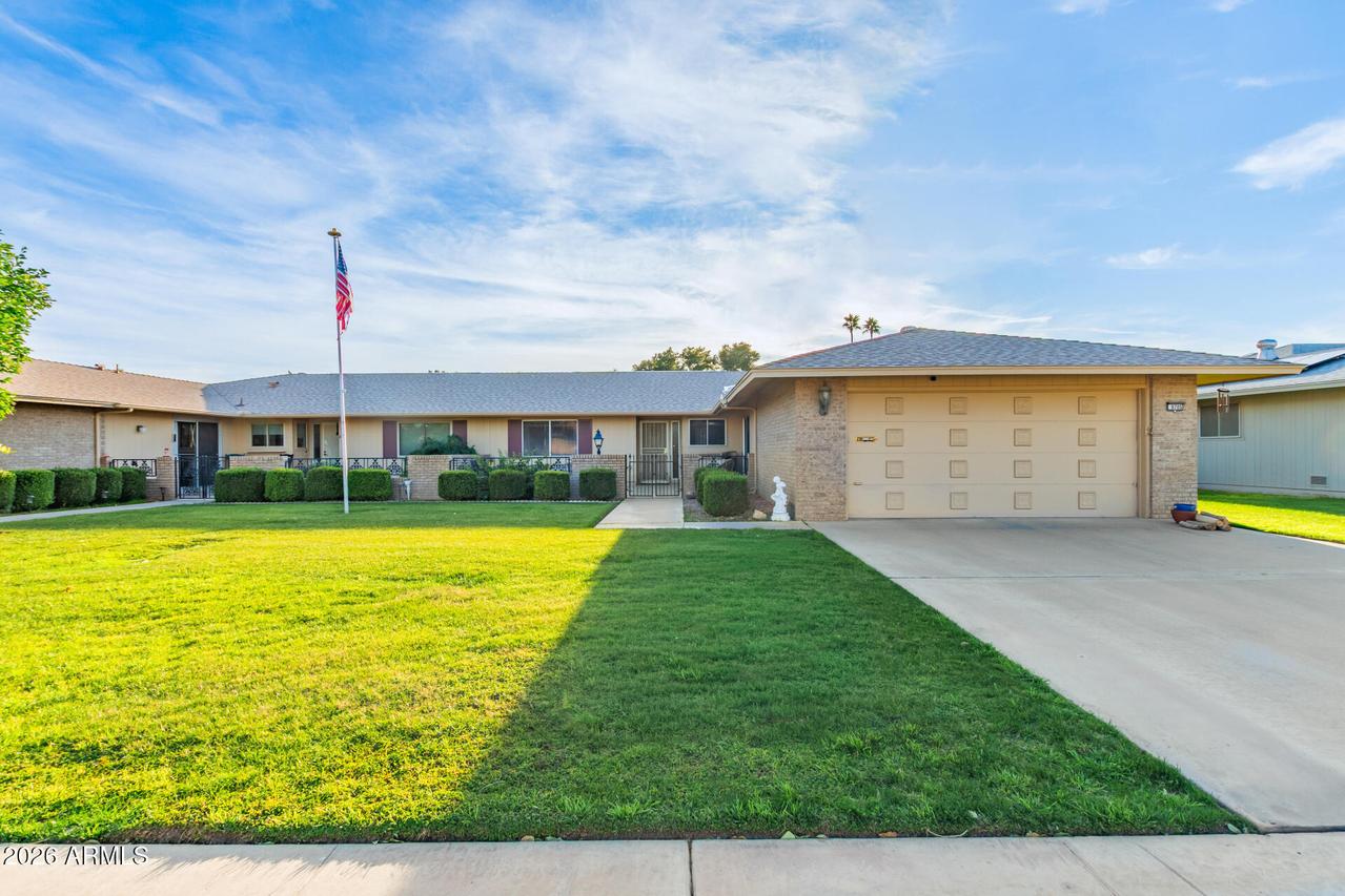 9705 W Oak Ridge Dr., Sun City, AZ 85351