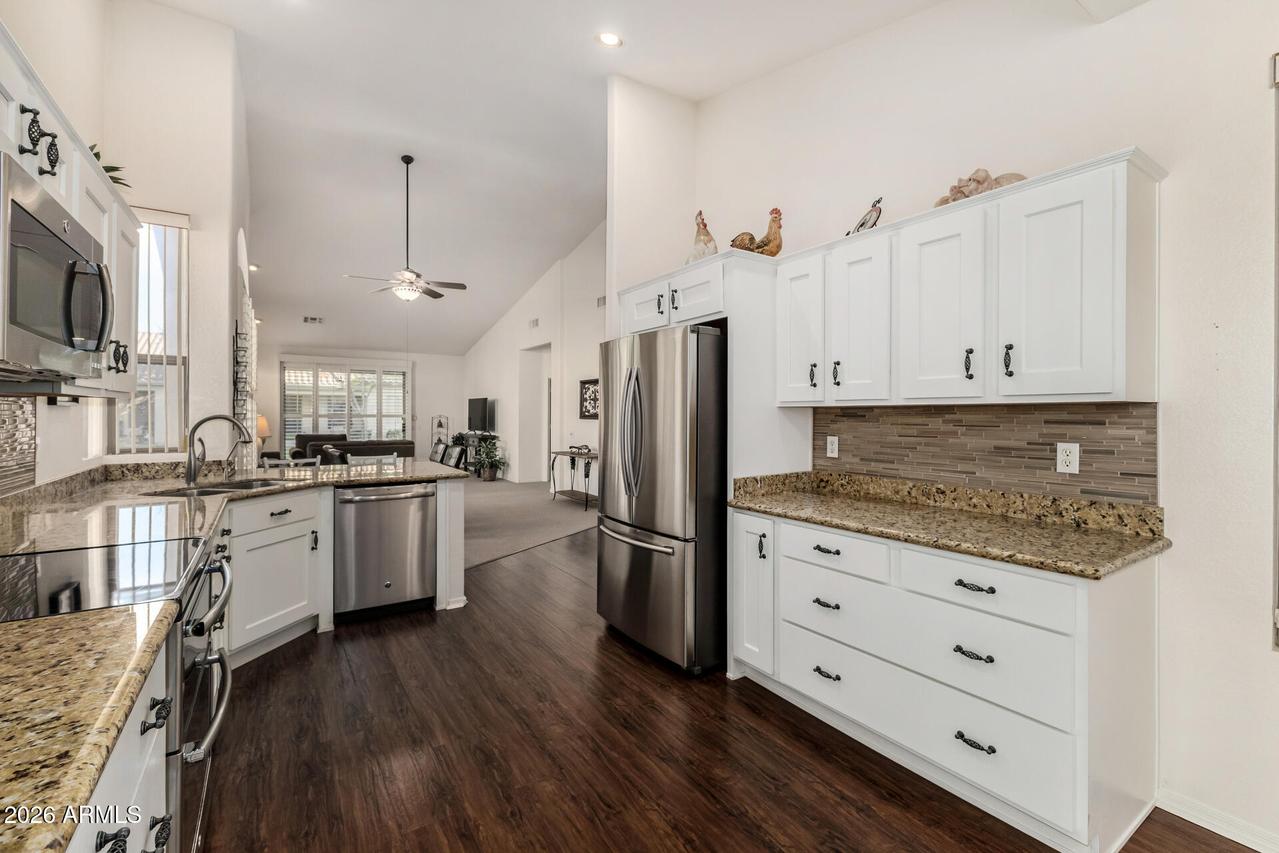 23721 S Pleasant Way, Sun Lakes, AZ 85248