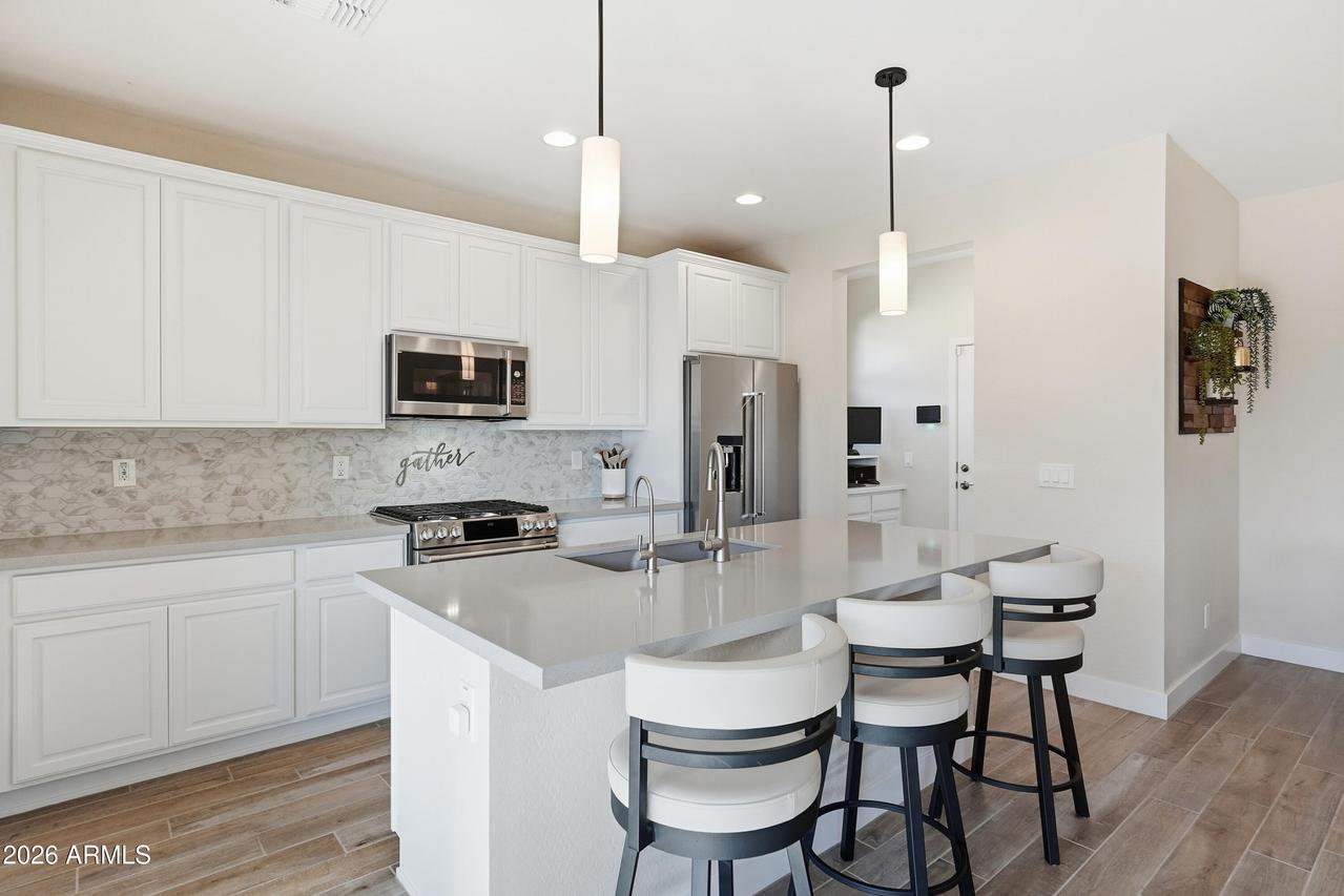 1393 W Calle De Flores, San Tan Valley, AZ 85140