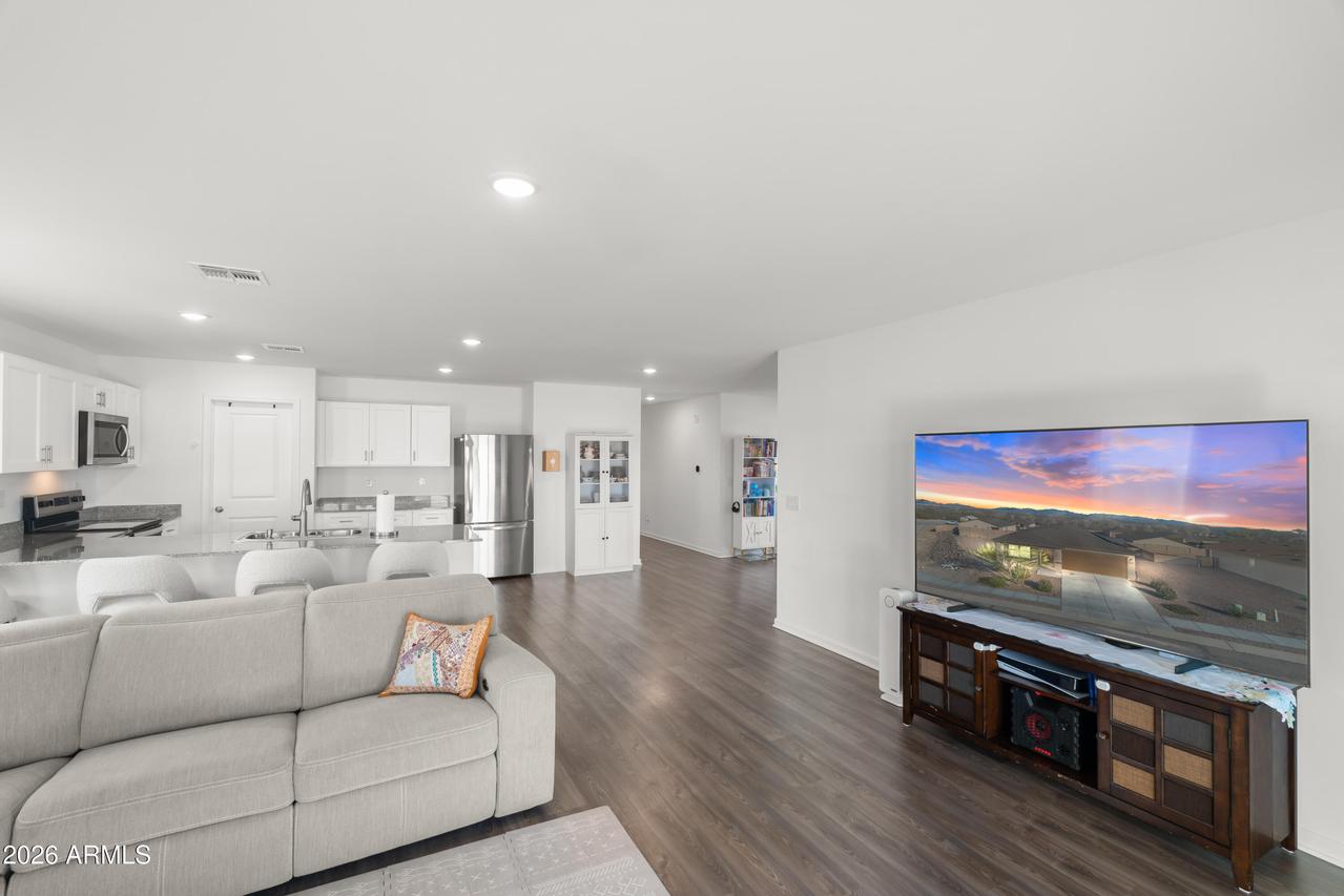 1243 S Lenora Loop, Benson, AZ 85602