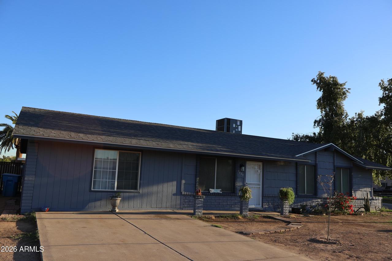 7825 W Flower St., Phoenix, AZ 85033