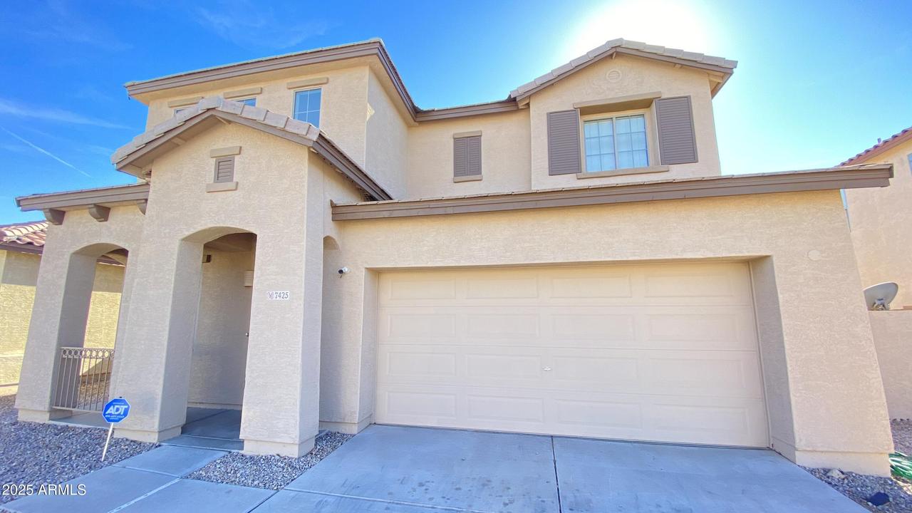 7425 W Crown King Rd., Phoenix, AZ 85043