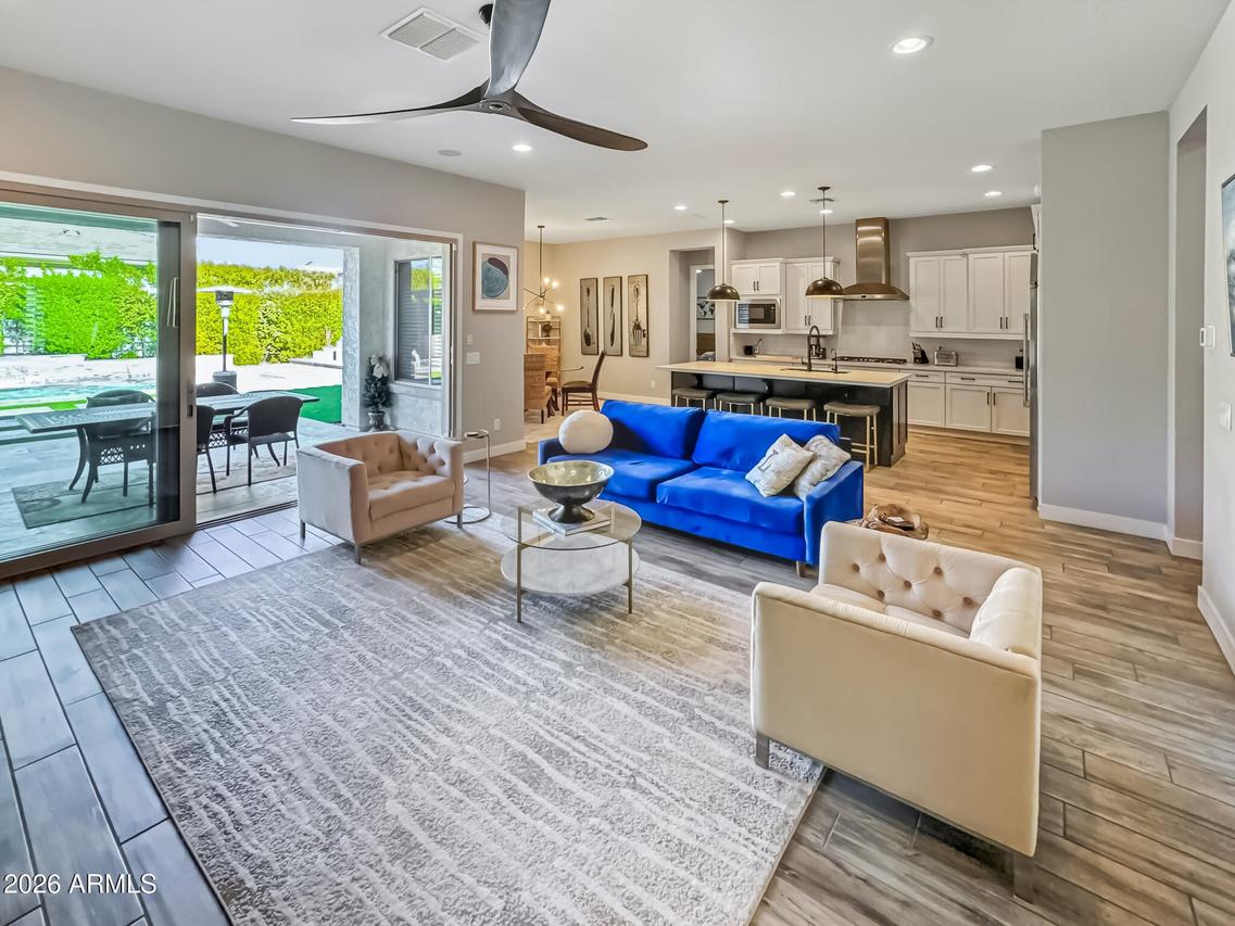 2930 E Herrera Dr., Phoenix, AZ 85050