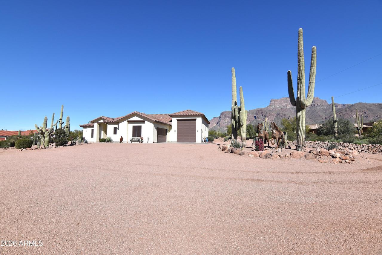 1067 S Trigger Ct., Apache Junction, AZ 85119