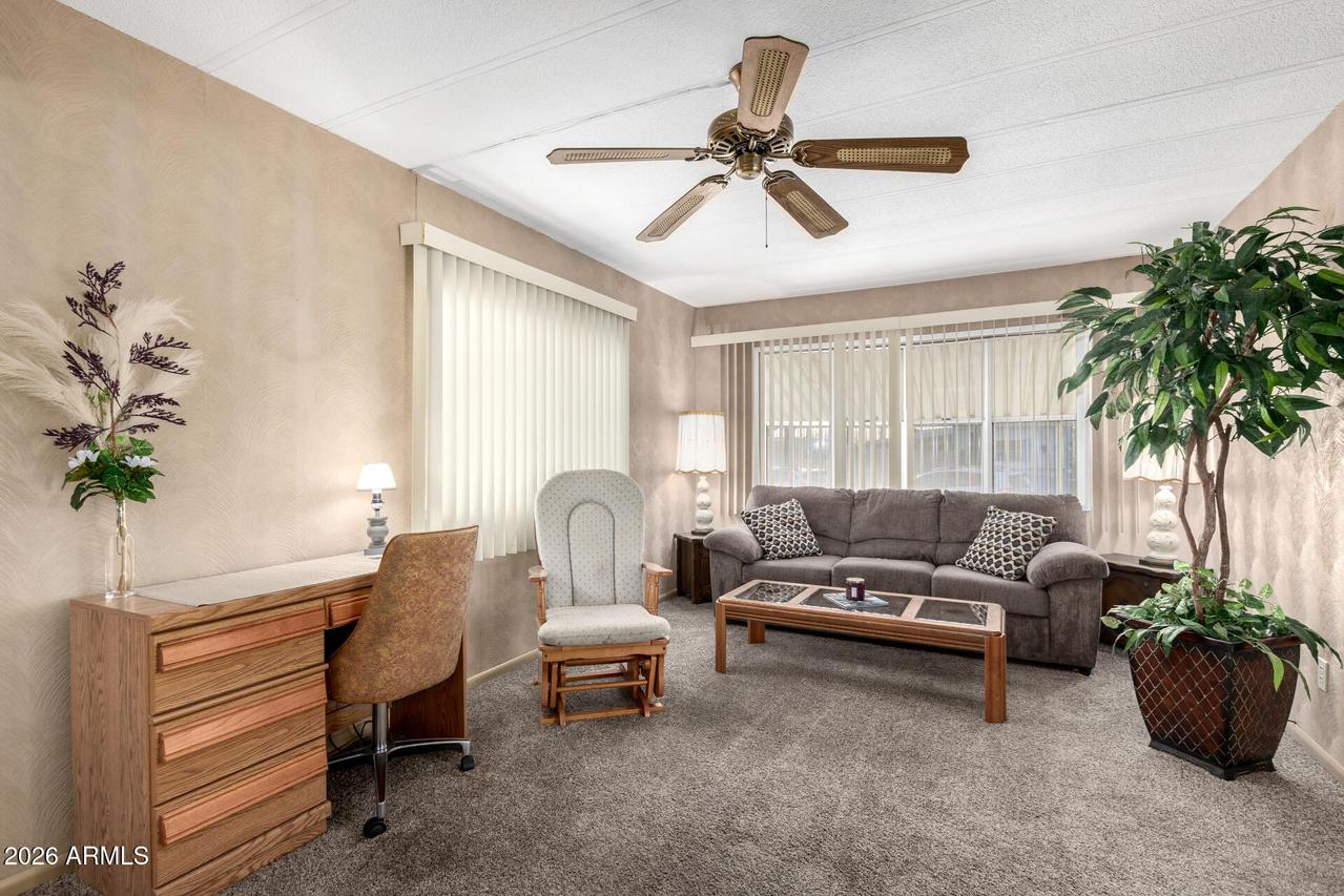 44 S Hawes Rd. #B26, Mesa, AZ 85208