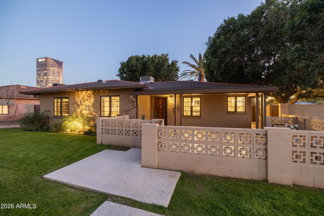 99 W Holly St., Phoenix, AZ 85003