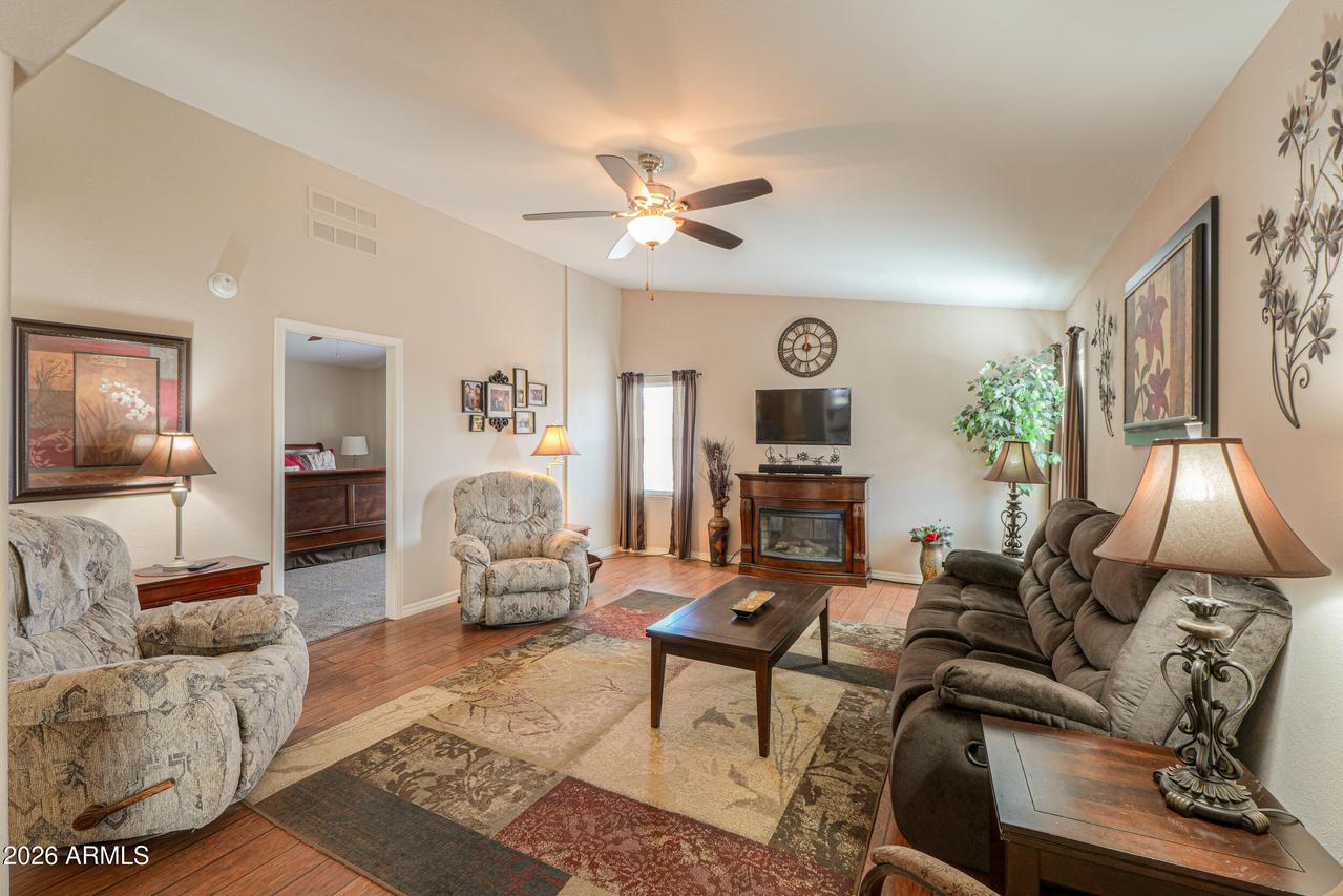 918 E Lincolnwood Cir., Casa Grande, AZ 85194