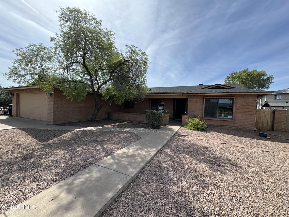 2435 E Kenwood Cir., Mesa, AZ 85213