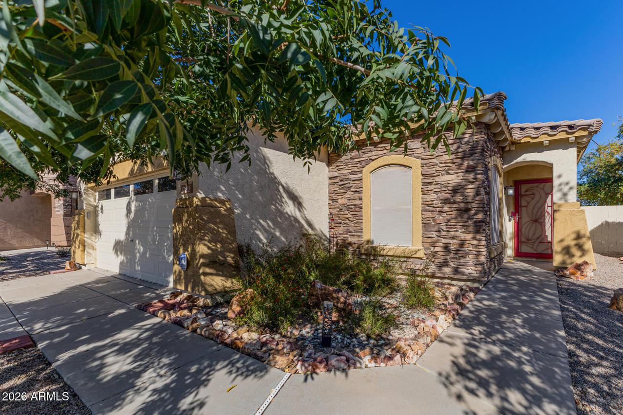 17102 W Saguaro Ln., Surprise, AZ 85388