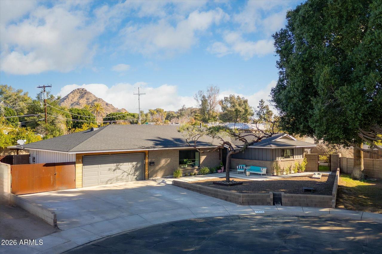 1516 E Keim Dr., Phoenix, AZ 85014