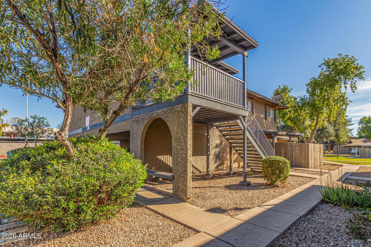 286 W Palomino Dr. #104, Chandler, AZ 85225