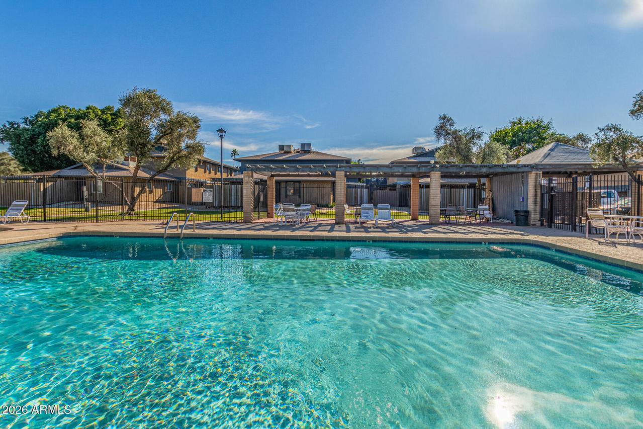 286 W Palomino Dr. #104, Chandler, AZ 85225