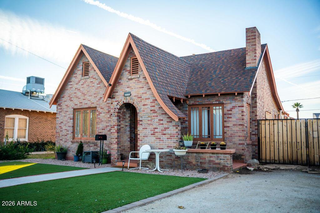 1826 N 11th St., Phoenix, AZ 85006