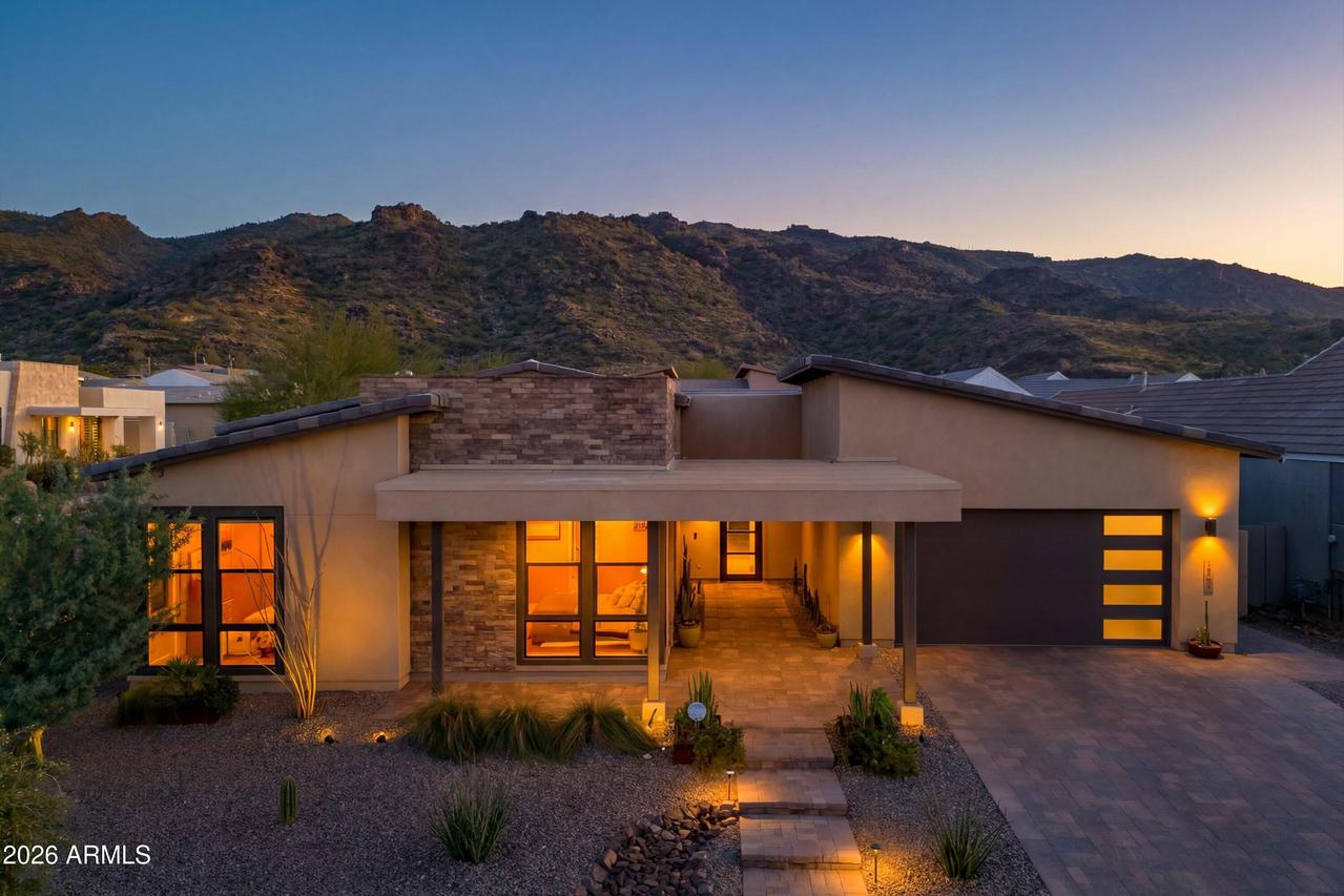 1353 E Paseo Way, Phoenix, AZ 85042