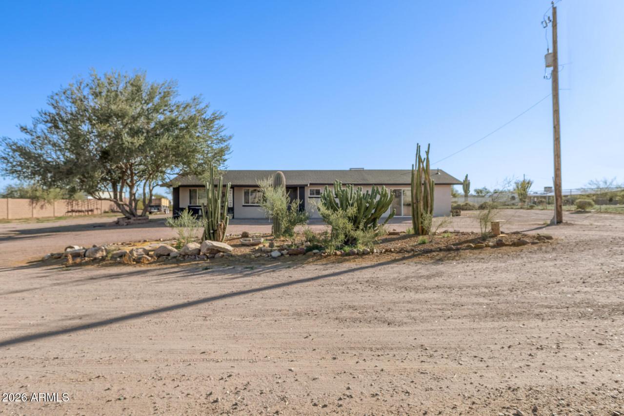 1925 E Greasewood St., Apache Junction, AZ 85119