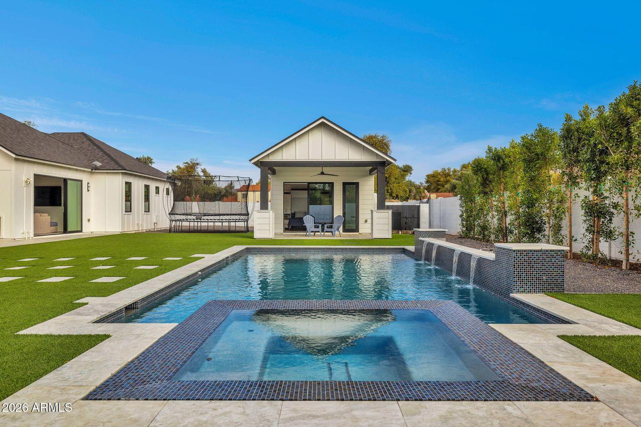 7851 N Central Ave., Phoenix, AZ 85020