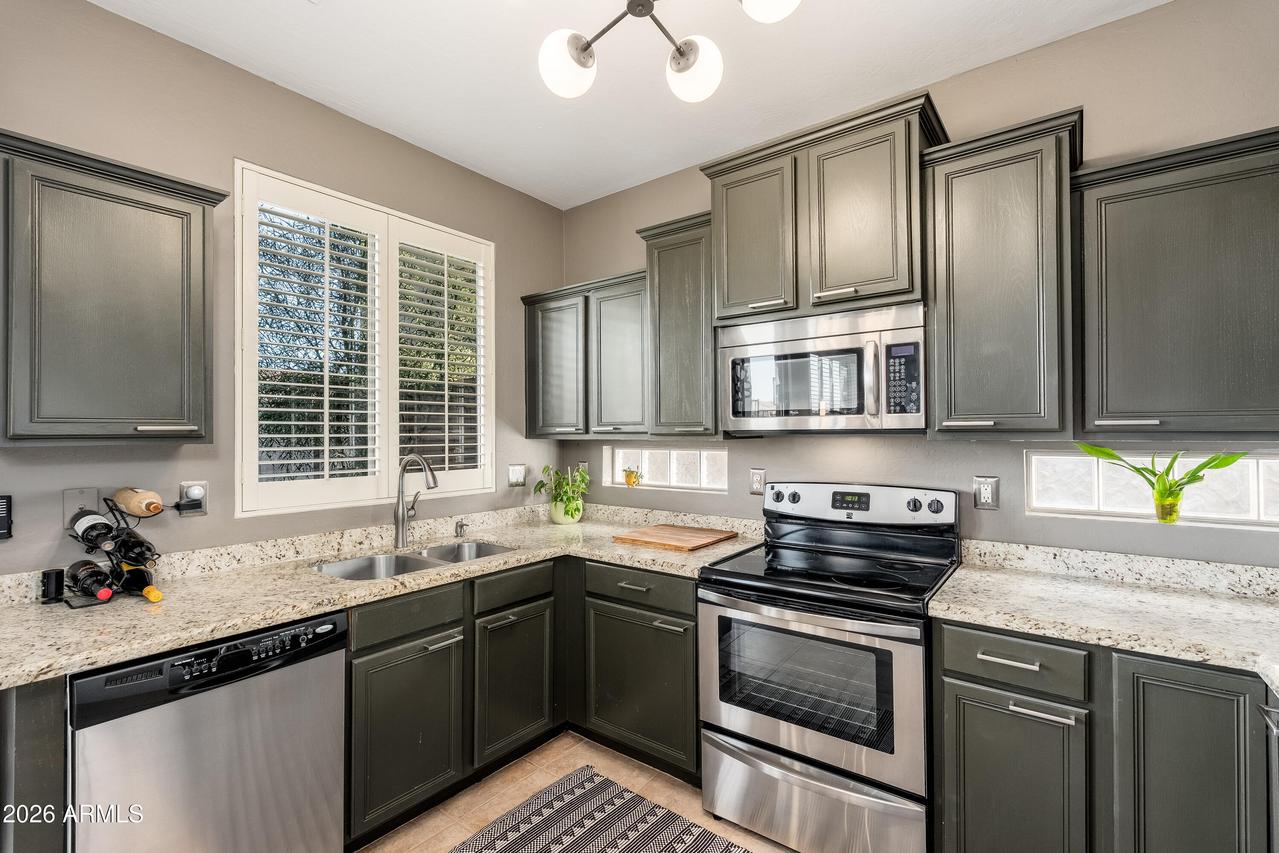 414 E Redwood Ln., Phoenix, AZ 85048