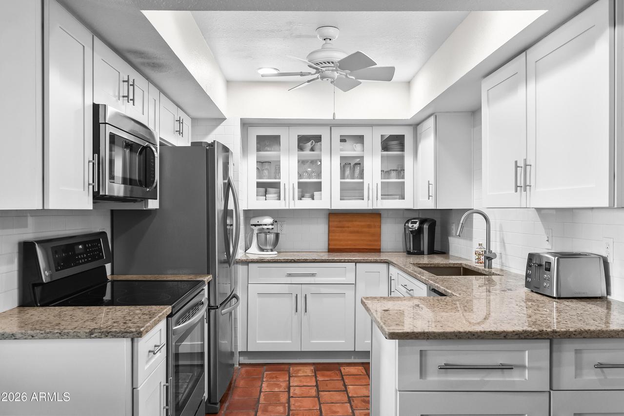 4444 E Paradise Village Pkwy. #130, Phoenix, AZ 85032