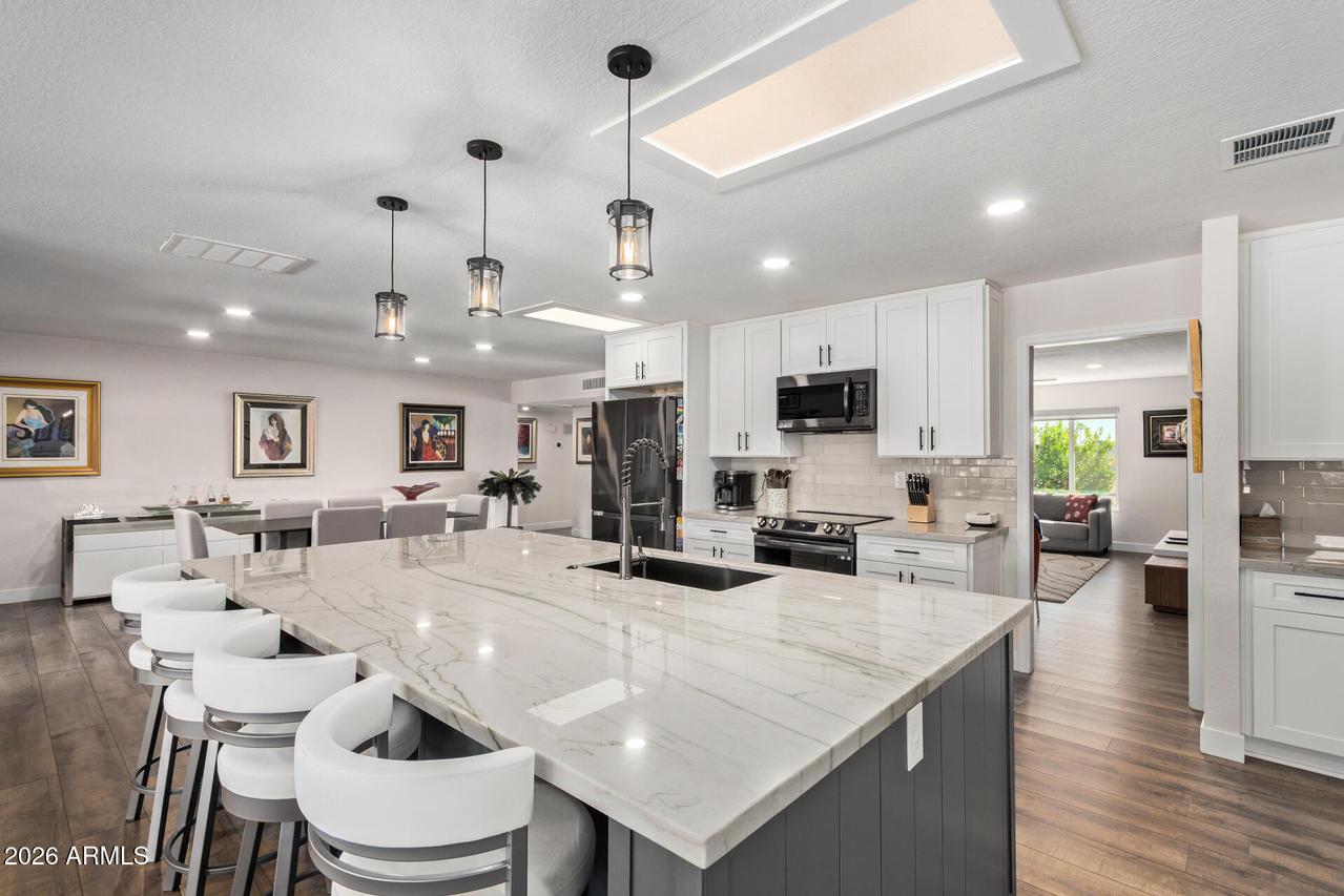 13050 W Westgate Dr., Sun City West, AZ 85375