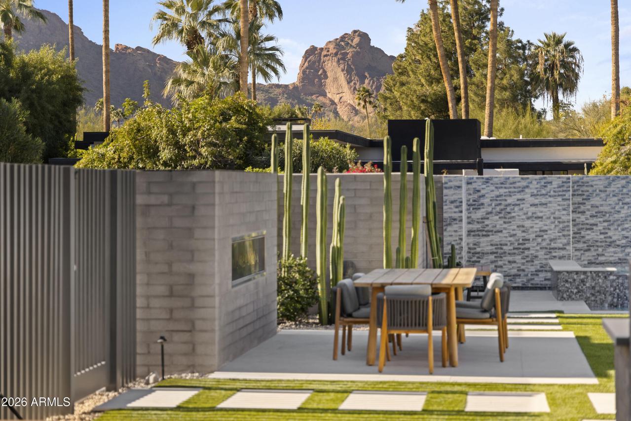 6219 E Redwing Rd., Paradise Valley, AZ 85253