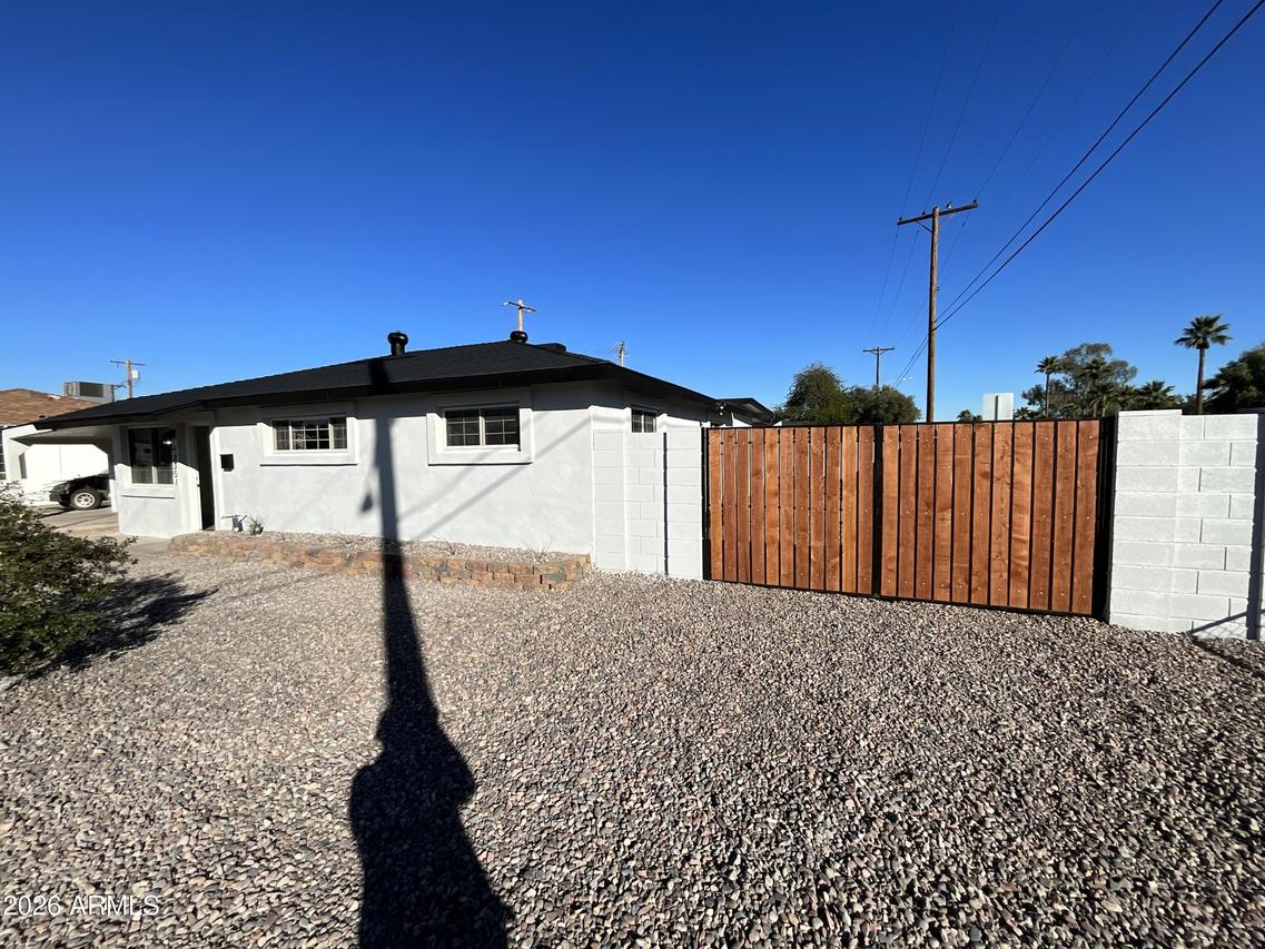 2301 N 39th Ln., Phoenix, AZ 85009