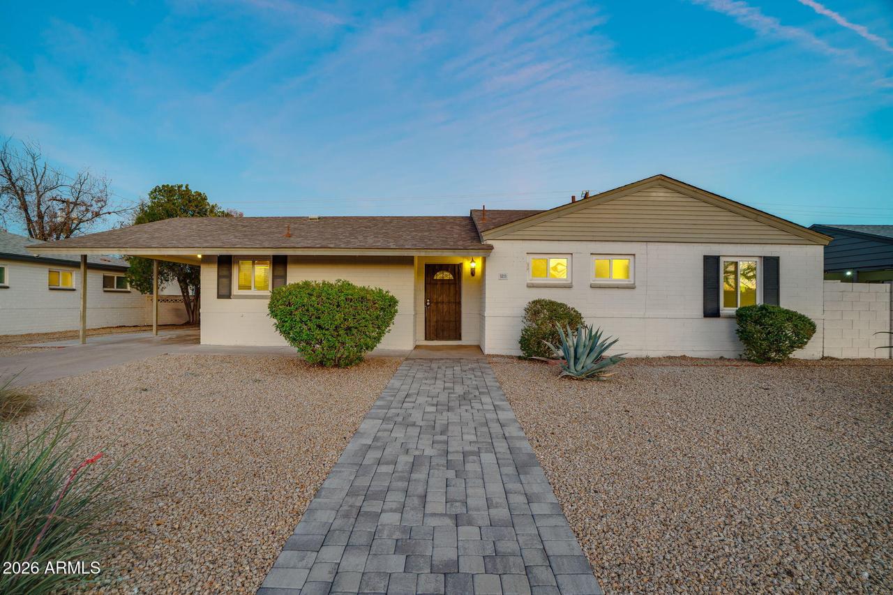 5215 N 11th Ave., Phoenix, AZ 85013