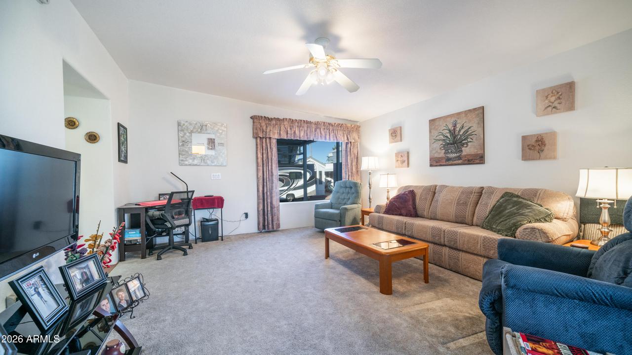 923 Nickel Dr., Apache Junction, AZ 85119