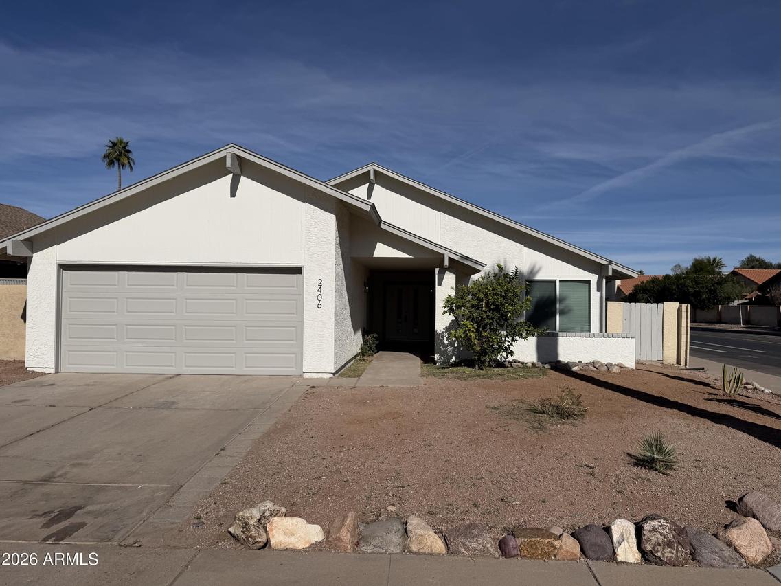 2406 W Los Lagos Vista, Mesa, AZ 85202