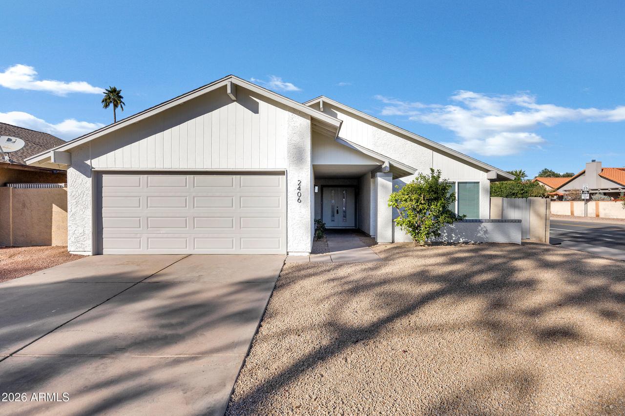 2406 W Los Lagos Vista, Mesa, AZ 85202