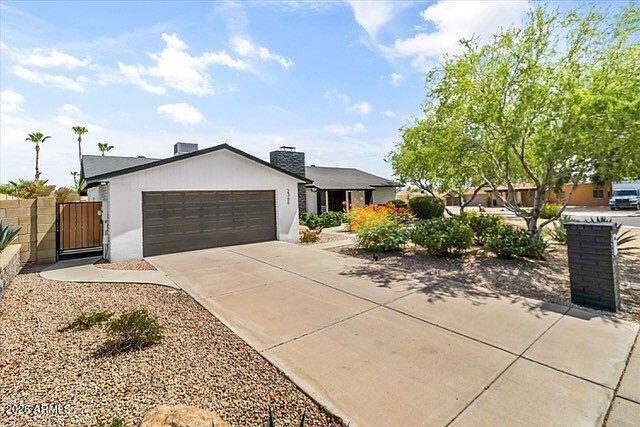 2366 E Becker Ln., Phoenix, AZ 85028