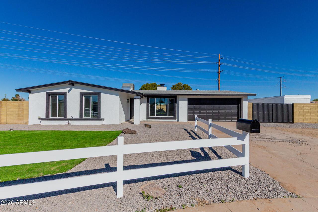 10629 N 45th Dr., Glendale, AZ 85304