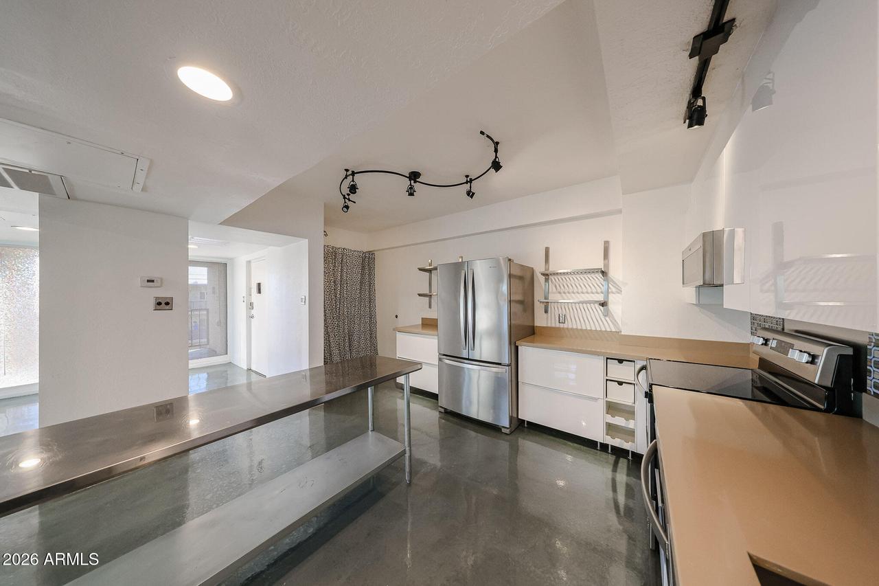 353 E Thomas Rd. #C501, Phoenix, AZ 85012