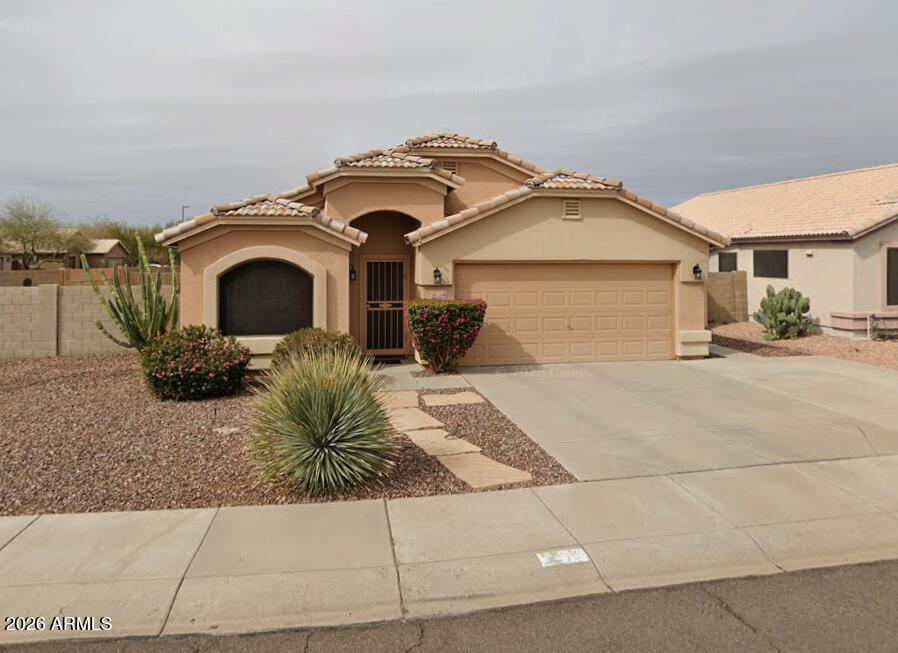 2206 E Ruby Ln., Phoenix, AZ 85024