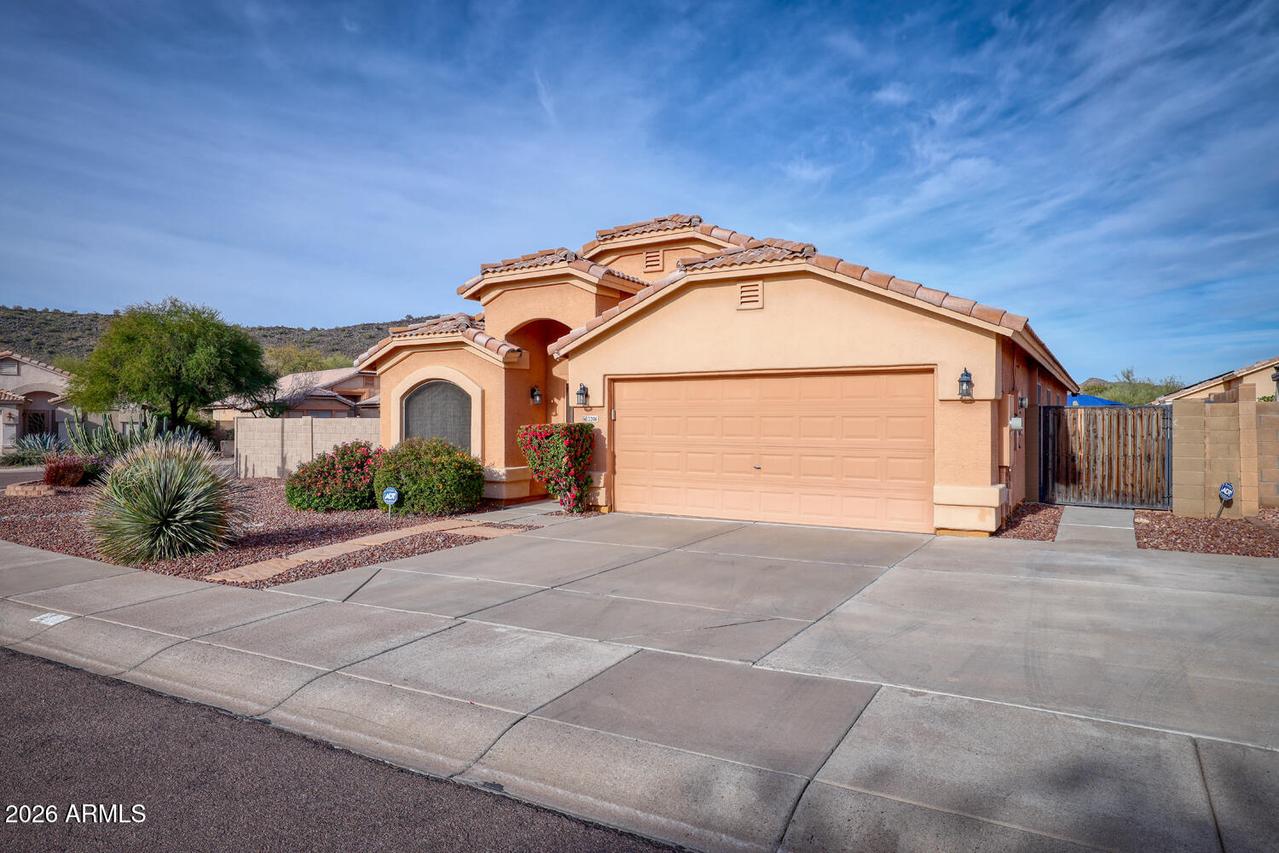 2206 E Ruby Ln., Phoenix, AZ 85024