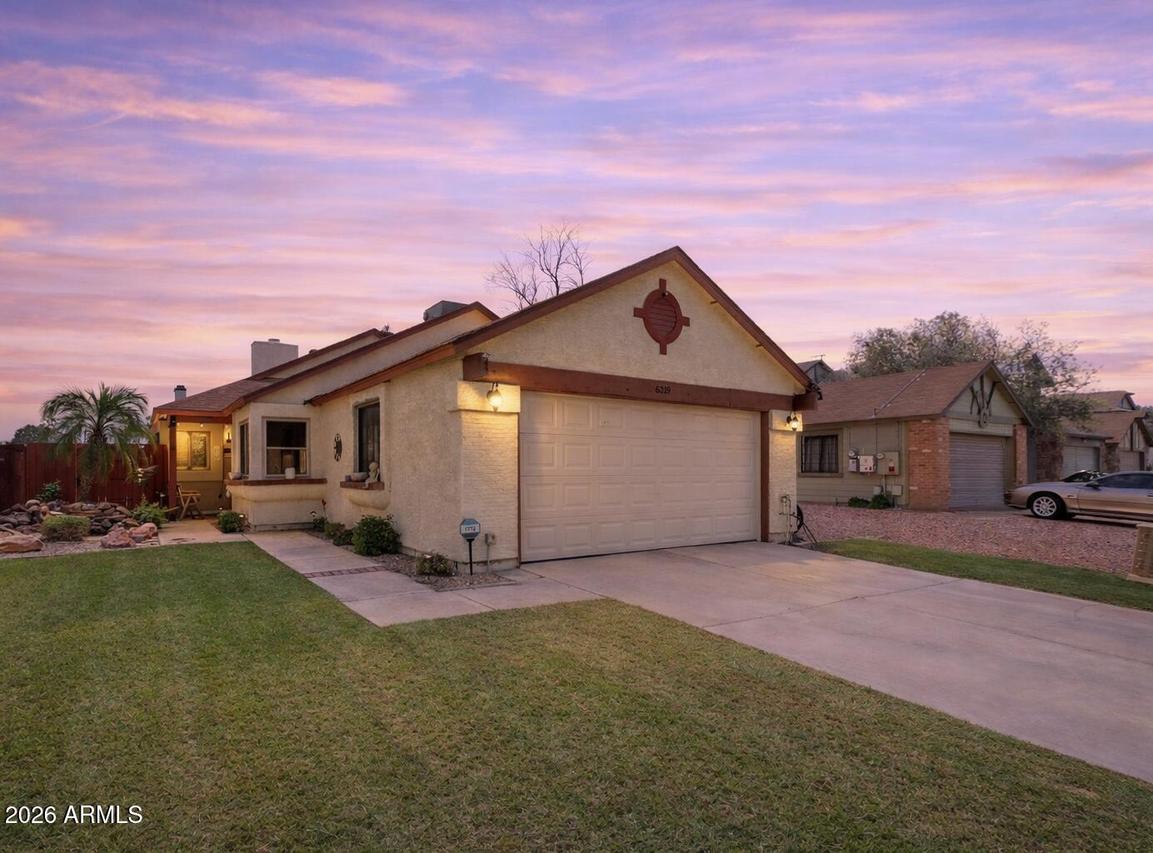 6319 W Mercer Ln., Glendale, AZ 85304