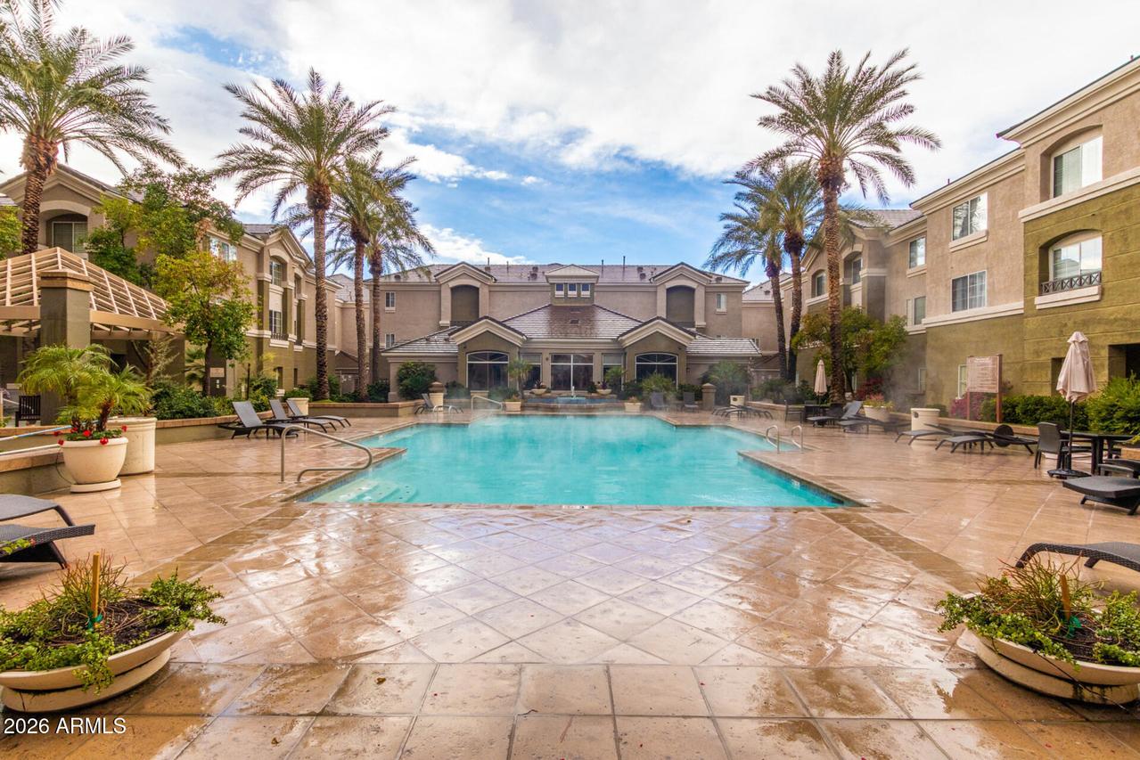 4455 E Paradise Village Pkwy. #1068, Phoenix, AZ 85032