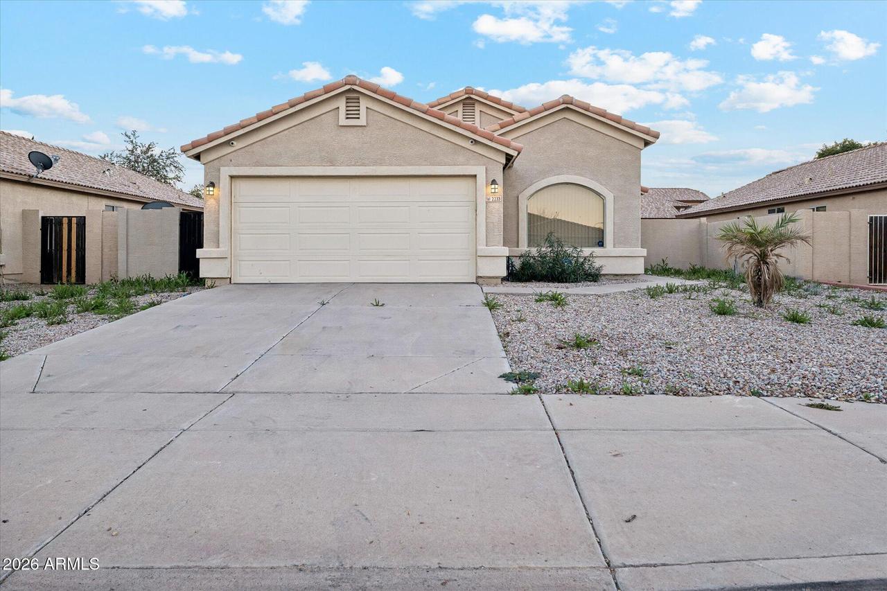 2233 W Alta Vista Rd., Phoenix, AZ 85041