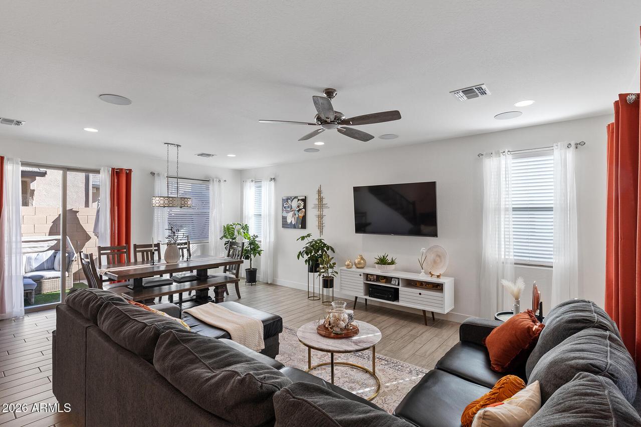 1638 S 82nd Way, Mesa, AZ 85209