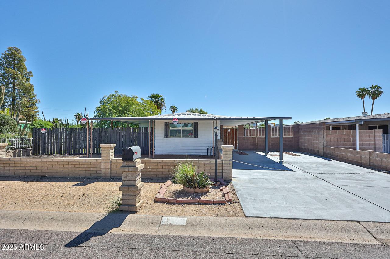 437 E Annette Dr., Phoenix, AZ 85022