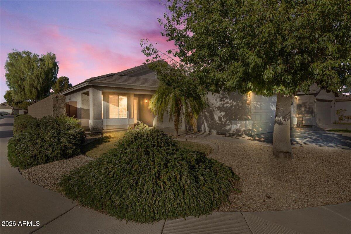 60 W Zinnia Pl., San Tan Valley, AZ 85143